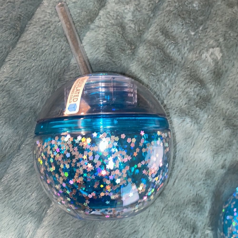🆕Set of 2 “party ball” aqua drink tumblers